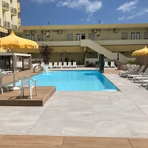  Hotel apartamentowy Montmartre Włochy